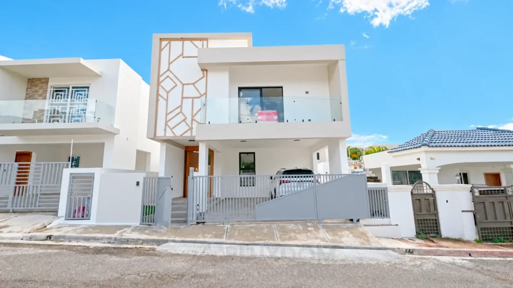 Casa con piscina en venta en Puerto Plata