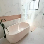 Baño principal de una casa en venta en Puerto Plata, República Dominicana.