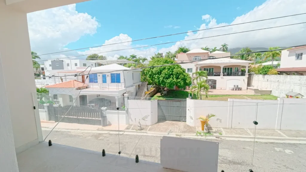 Balcón de una casa en venta en Puerto Plata, República Dominicana.