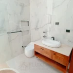 Baño principal de una casa en venta en Puerto Plata, República Dominicana.