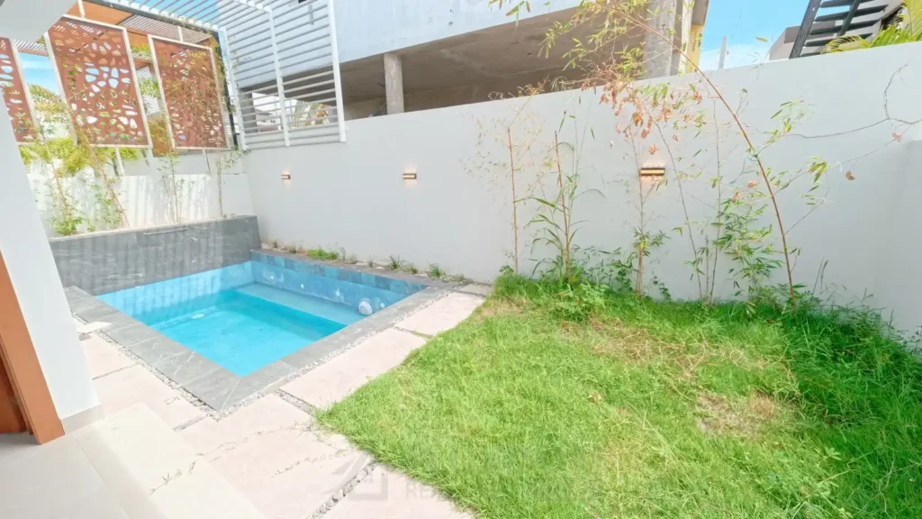 Piscina de una casa en venta en Puerto Plata, República Dominicana.