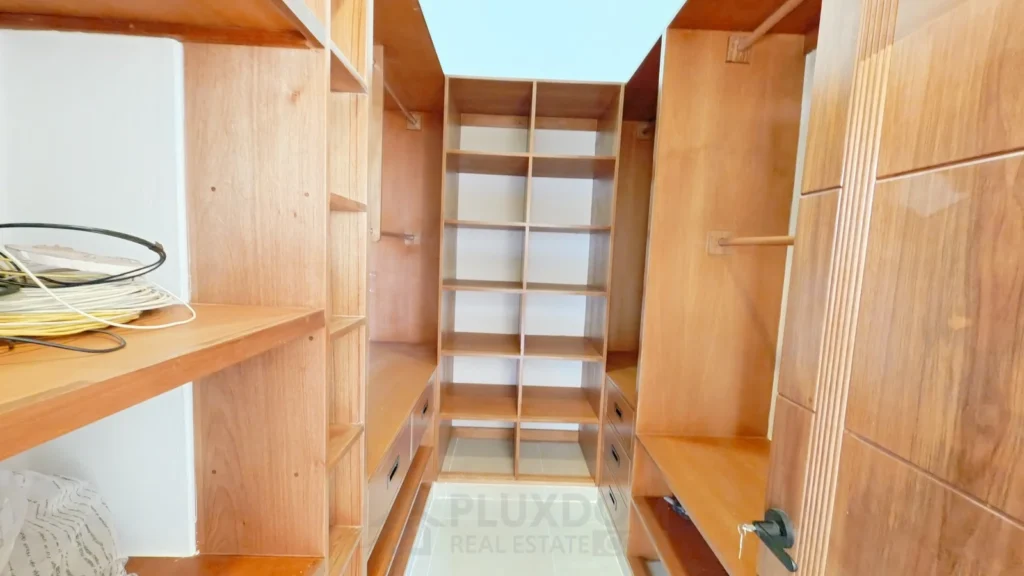 Closet principal de una casa en venta en Puerto Plata, República Dominicana.