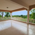 Balcón de una casa en venta en Puerto Plata, República Dominicana.