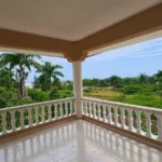 Balcón de una casa en venta en Puerto Plata, República Dominicana.