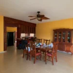Sala de estar de una casa en venta en Puerto Plata, República Dominicana.