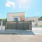 Fachada principal de una casa en venta en Puerto Plata, República Dominicana.