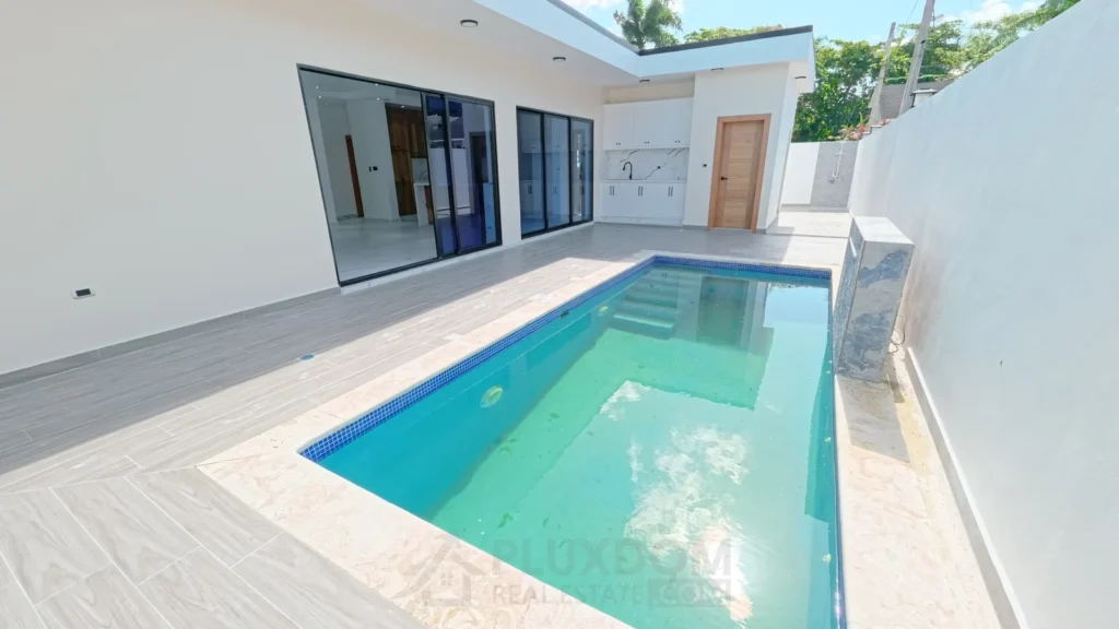 Casa moderna con piscina en venta en Puerto Plata