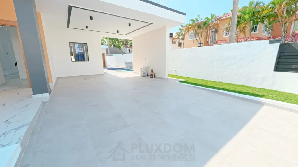 Casa moderna con piscina en venta en Puerto Plata