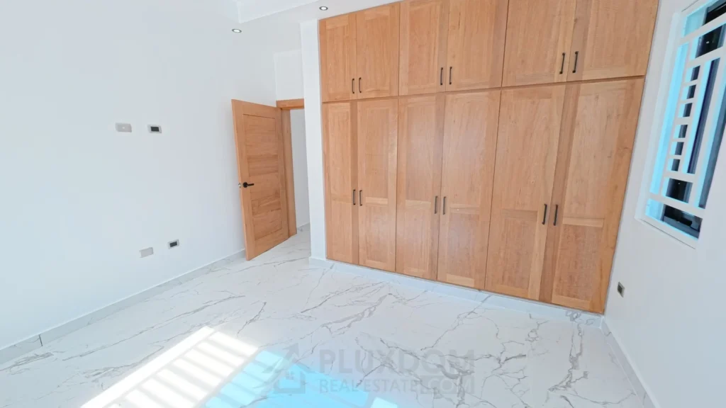 Habitación secundaria de una casa en venta en Puerto Plata, República Dominicana.