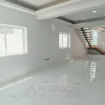 Sala de estar de una villa en venta en Puerto Plata, República Dominicana.