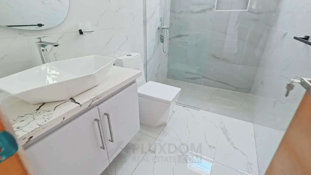 Habitación secundaria de una villa en venta en Puerto Plata, República Dominicana.