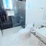 Baño secundario de una villa en venta en Puerto Plata, República Dominicana.