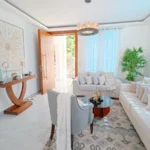 Sala de estar de una villa en venta en Puerto Plata, República Dominicana.