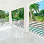 Balcón de una villa en venta en Puerto Plata, República Dominicana.