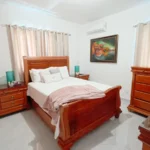 Habitación secundaria de una villa en venta en Puerto Plata, República Dominicana.