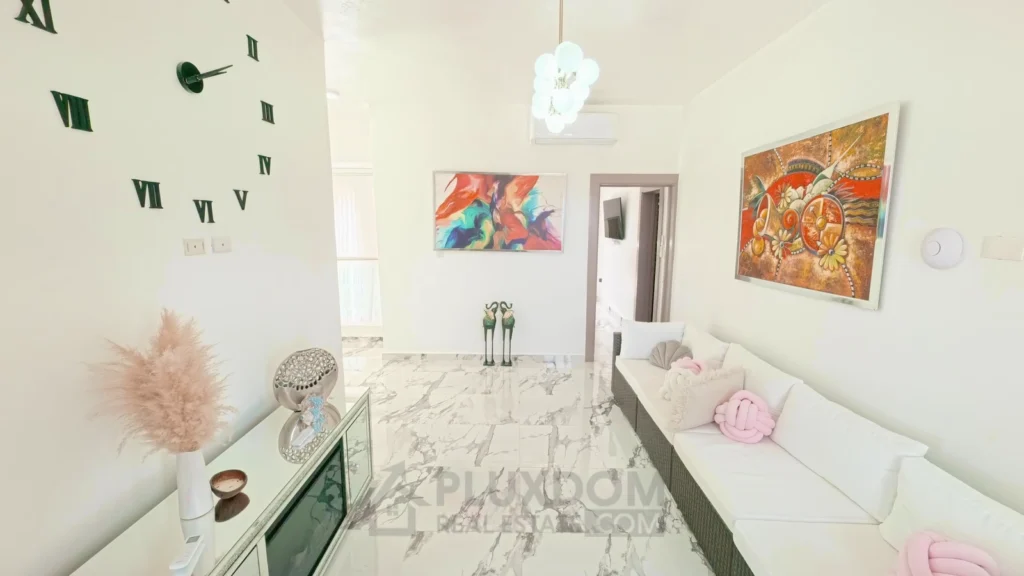 Sala de estar de una villa en venta en Puerto Plata, República Dominicana.