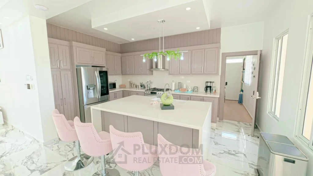 Cocina de una villa en venta en Puerto Plata, República Dominicana.