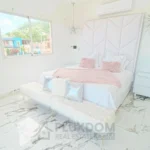 Habitación principal de una villa en venta en Puerto Plata, República Dominicana.