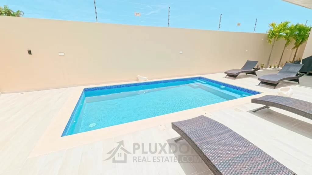 Piscina de una villa en venta en Puerto Plata, República Dominicana.