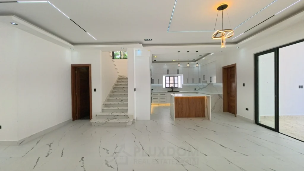 Comedor de una villa en venta en Puerto Plata, República Dominicana.