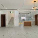 Comedor de una villa en venta en Puerto Plata, República Dominicana.