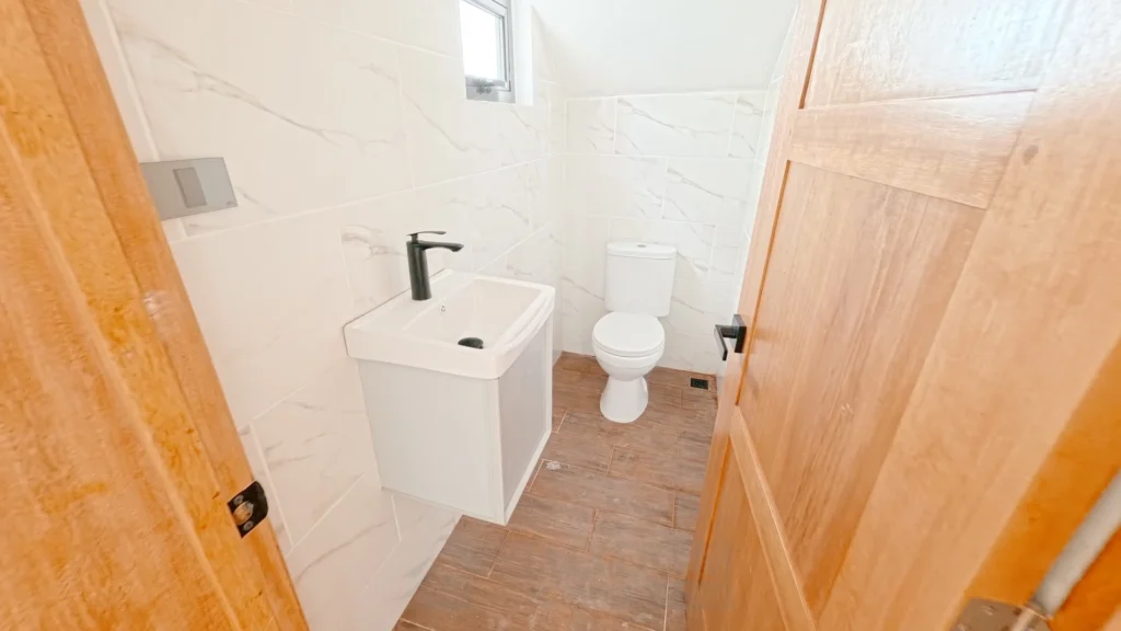 Baño principal de una villa en venta en Puerto Plata, República Dominicana.