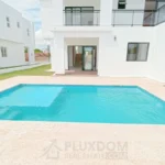Piscina de una villa en venta en Puerto Plata, República Dominicana.
