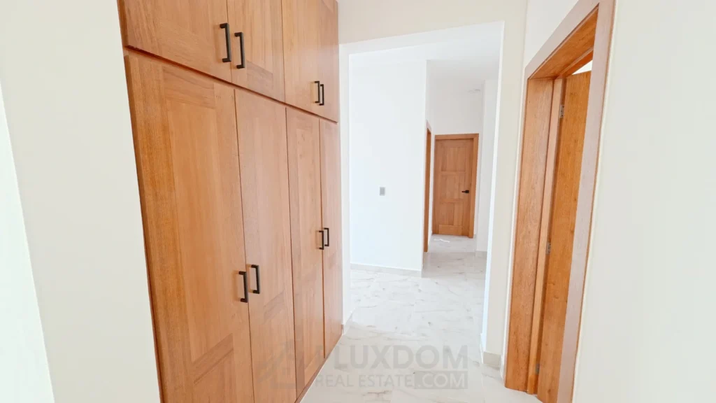 Closet secundario de una villa en venta en Puerto Plata, República Dominicana.