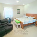 Habitación principal de una villa en venta en Puerto Plata, República Dominicana.