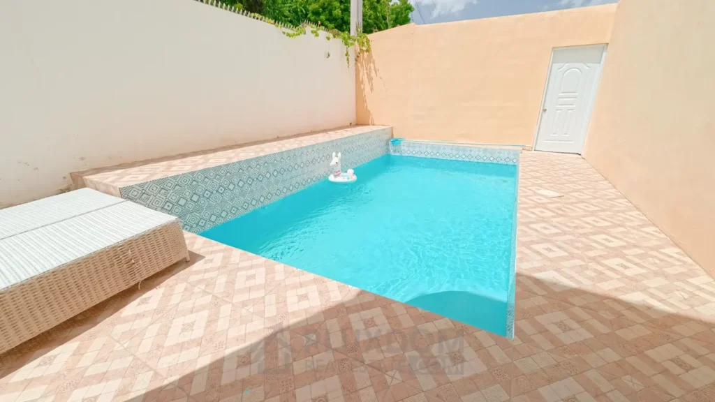 Piscina de una villa en venta en Puerto Plata, República Dominicana.