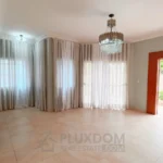 Sala de estar de una villa en venta en Puerto Plata, República Dominicana.