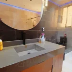 Baño principal de una villa en venta en Puerto Plata, República Dominicana.