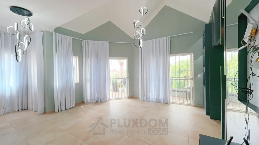 Sala de estar de una villa en venta en Puerto Plata, República Dominicana.