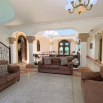 Sala de estar de una villa en venta en Puerto Plata, República Dominicana.