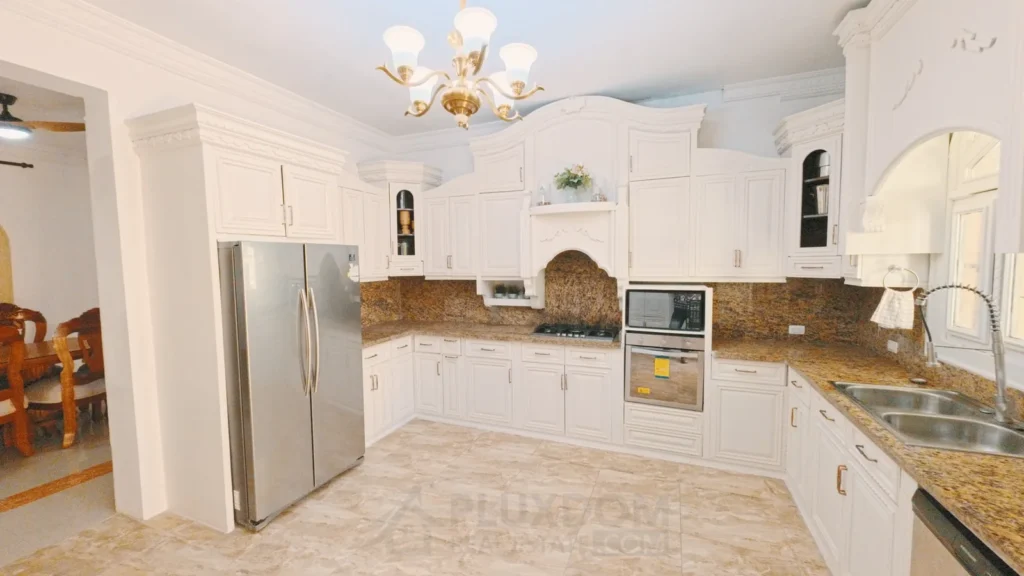 Cocina de una villa en venta en Puerto Plata, República Dominicana.
